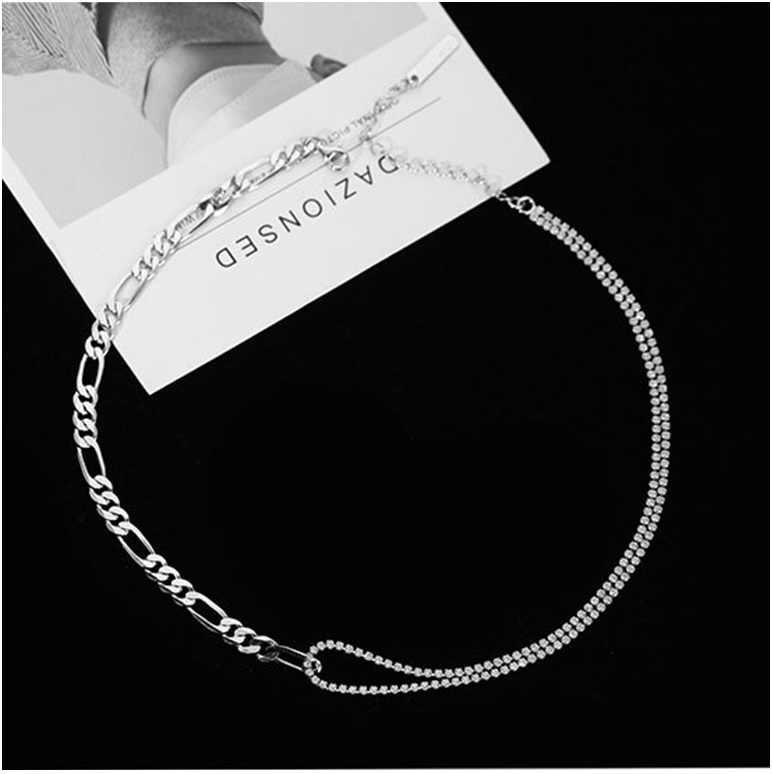 Dây chuyền choker không đối xứng cá tính