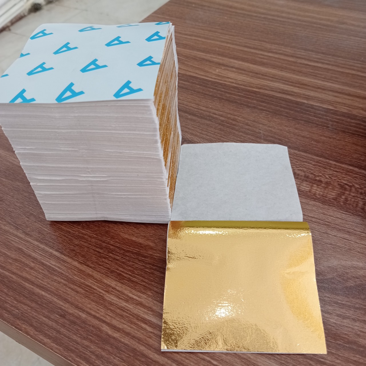 Combo Dát vàng (gồm 1000 lá vàng A 24K + phụ kiện) dành cho người tự dát vàng tại nhà