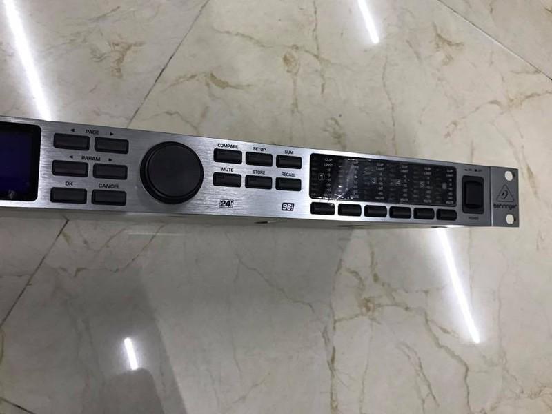 CROSSOVER DIGITAL BEHRINGER DCX2496LE