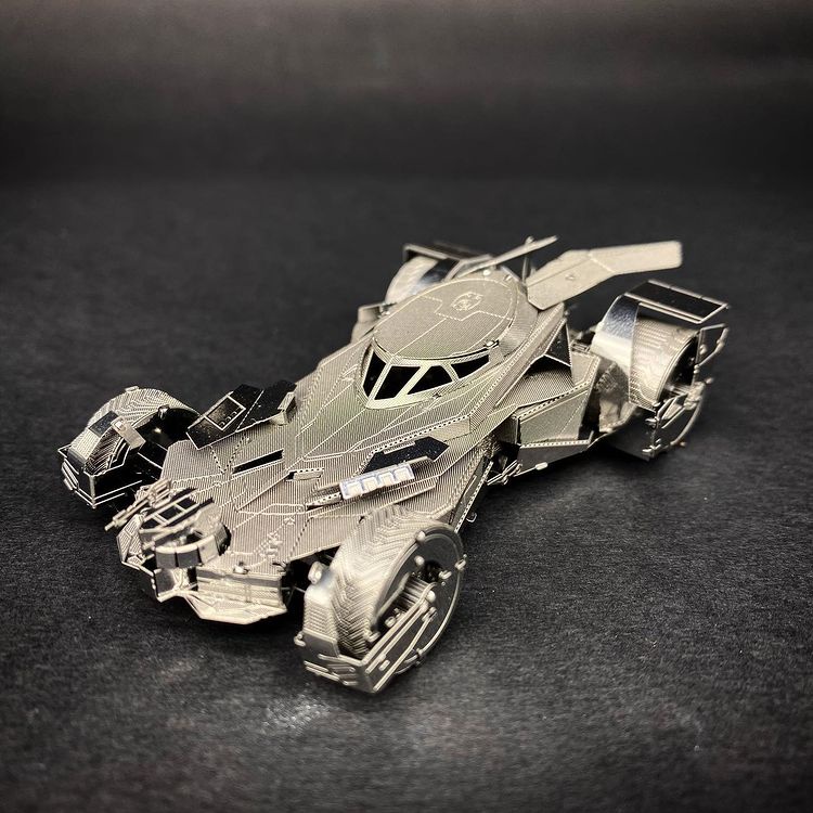 Mô Hình 3D Kim Loại Xe Batmobile 2016 Trong Phim Batman (chưa ráp)