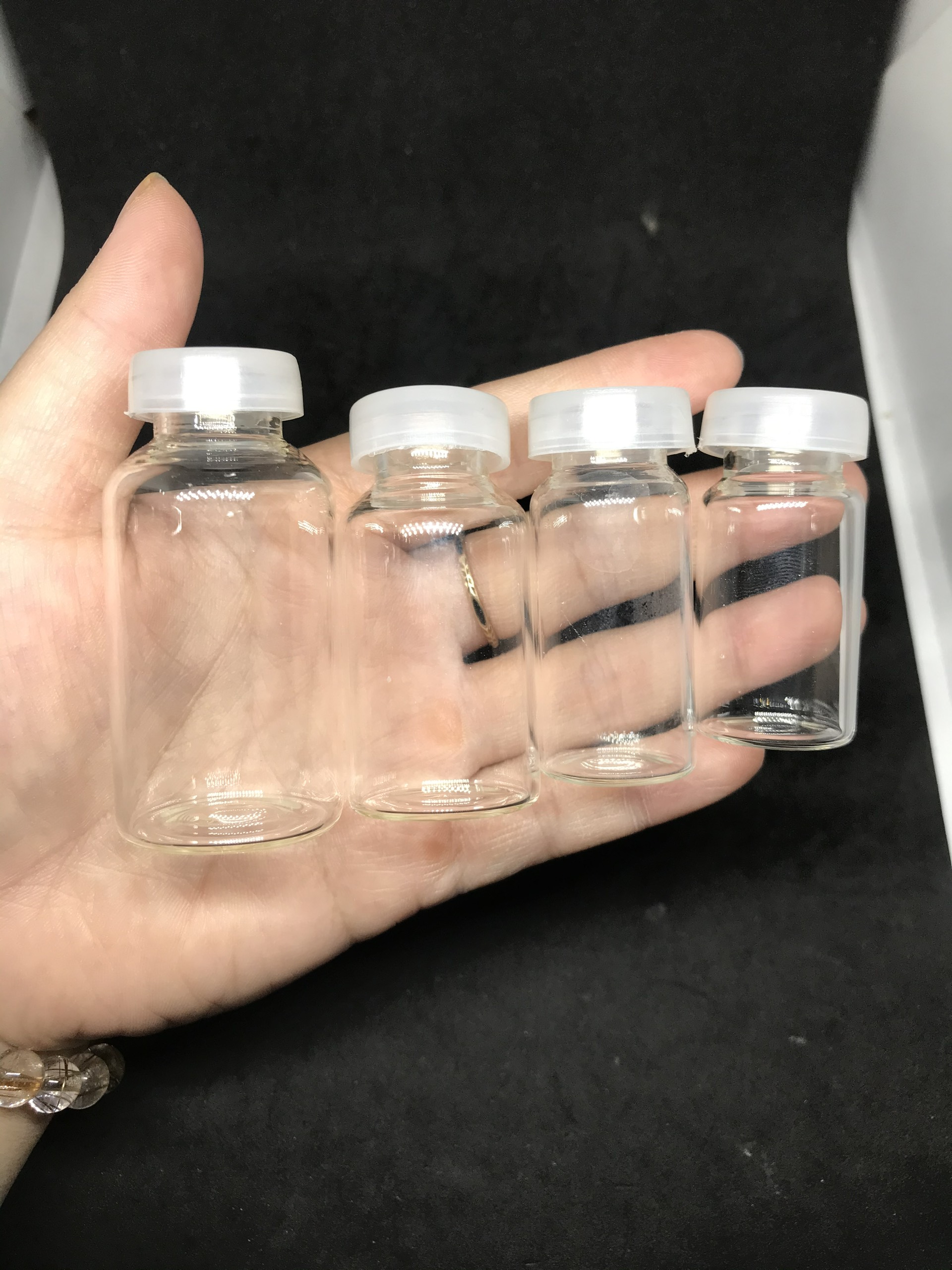 Lọ thủy tinh mini đựng đá vụn thảo dược