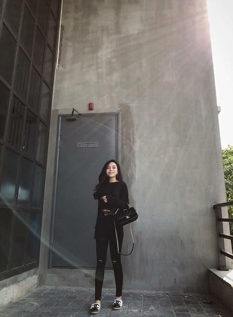 QUẦN JEAN NỮ ĐEN RÁCH GỐI SIÊU ĐẸP