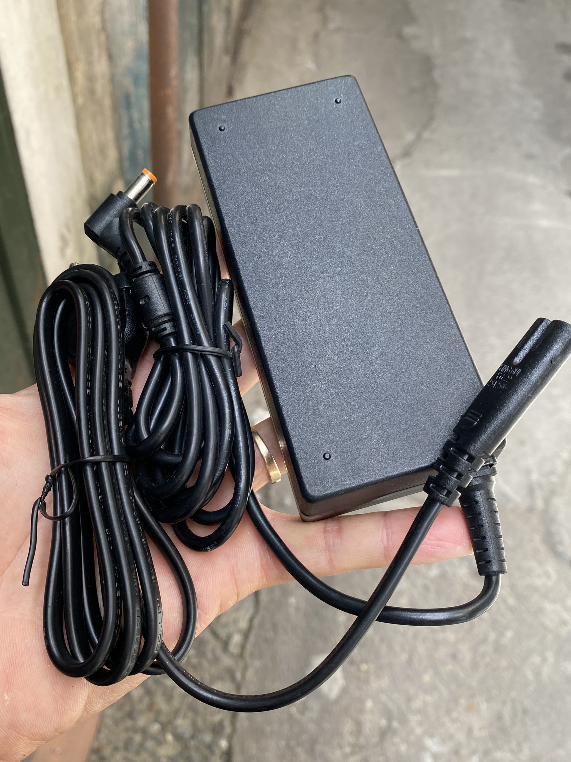 Cục sạc laptop Nec 19V-4.74A zin tháo máy