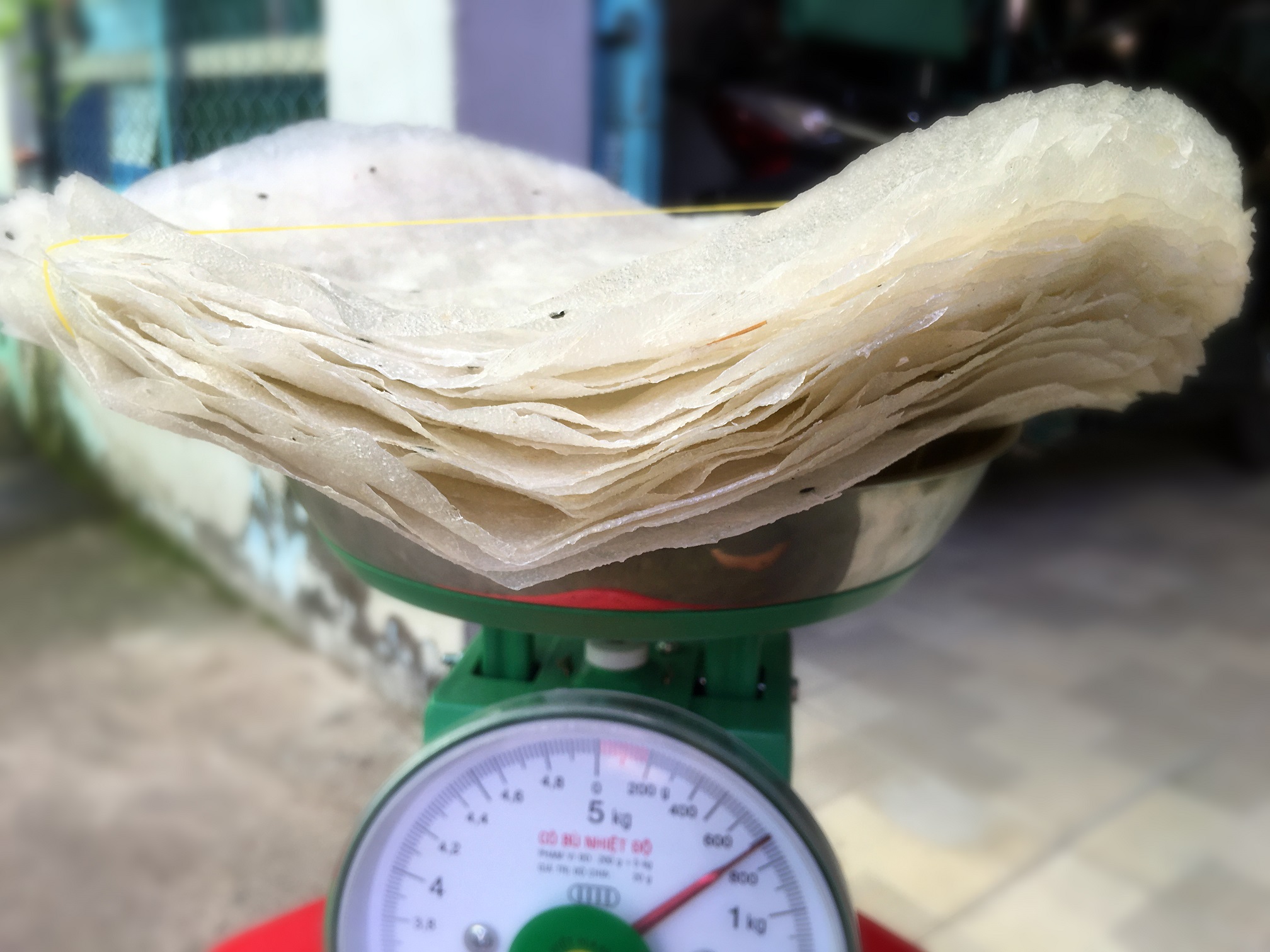 [HCM] Bánh Tráng Nhúng Bình Định (38k/ ràng 20 cái - Nhà làm, có mè, dẻo dai, nhúng cuộn)