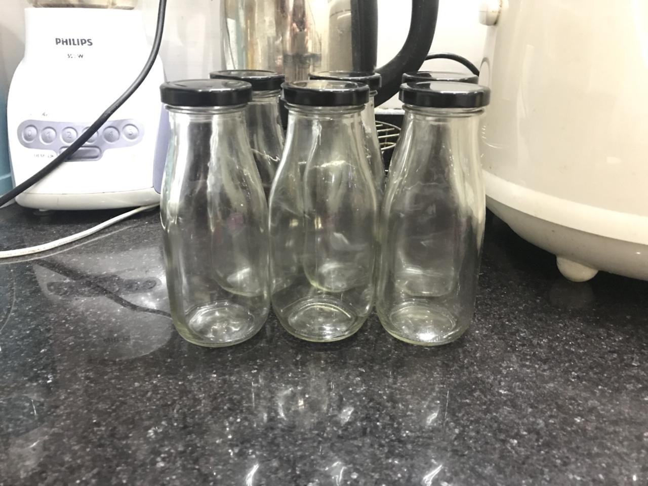 Combo 6 chai thủy tinh đựng sữa nắp thiếc 300ml (Màu sắc nắp giao ngẫu nhiên)