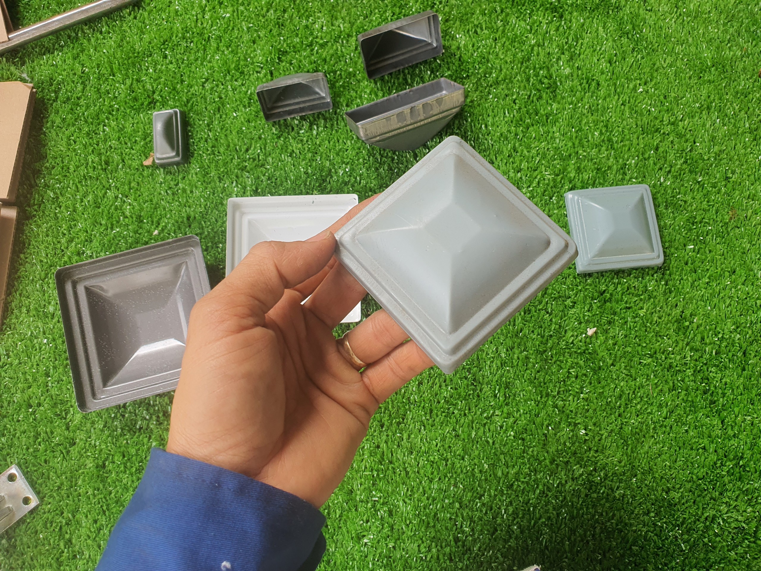 10 cái chụp đầu sắt hộp tôn dập