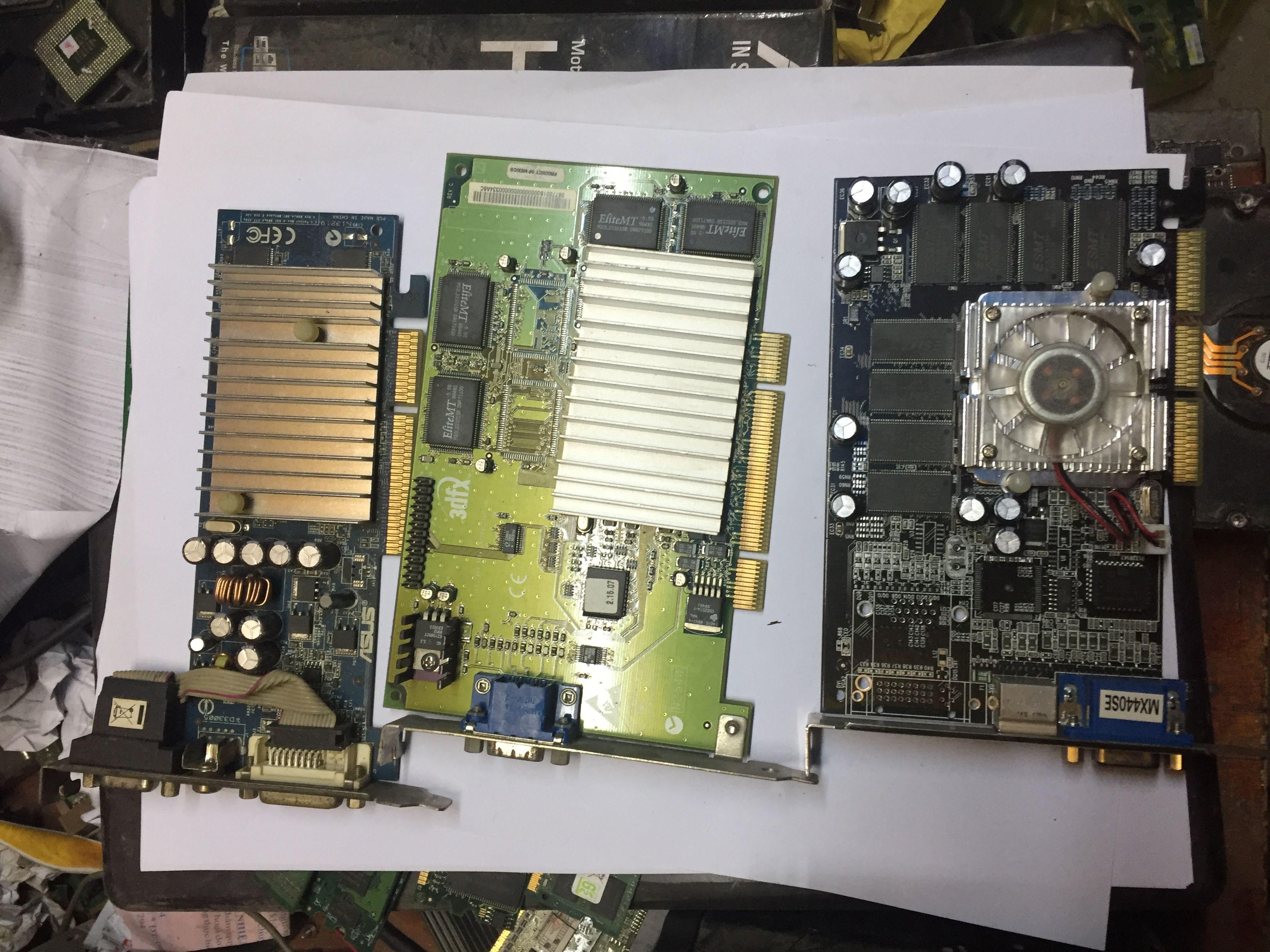 Card màn hình VGA khe cắm PCI 2X 4X máy cổ