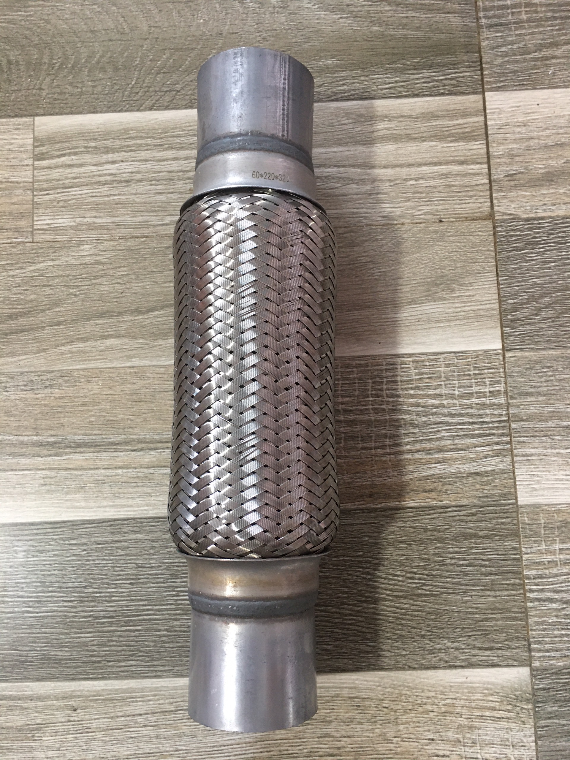 Phụ kiện ô tô: cổ xả mềm 60/22/32
