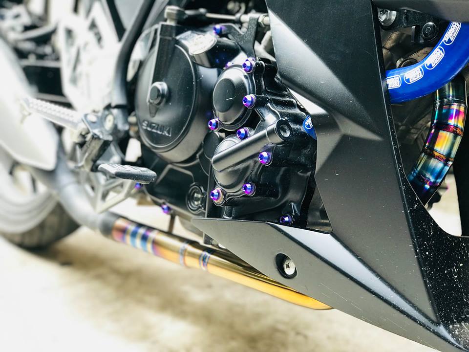 Cổ pô Titan gắn cho pô zin cho các dòng xe số và côn tay