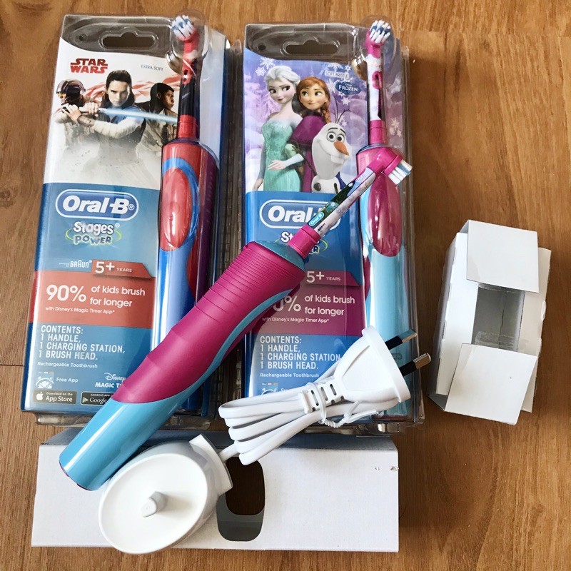 Bàn chải điện Oral-B Stages Power cho bé