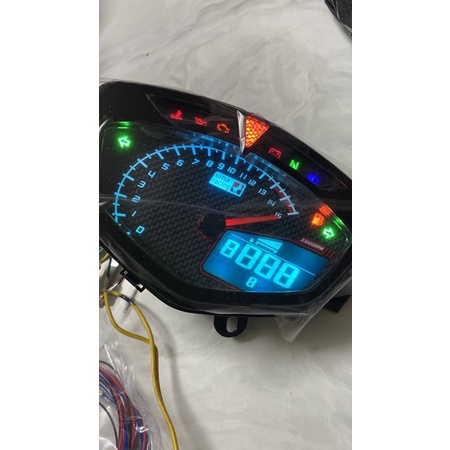 đồng hồ UMA gắn ex nhỏ và sirius