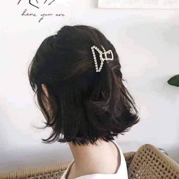 Kẹp tóc đính hạt kiểu cho bạn gái