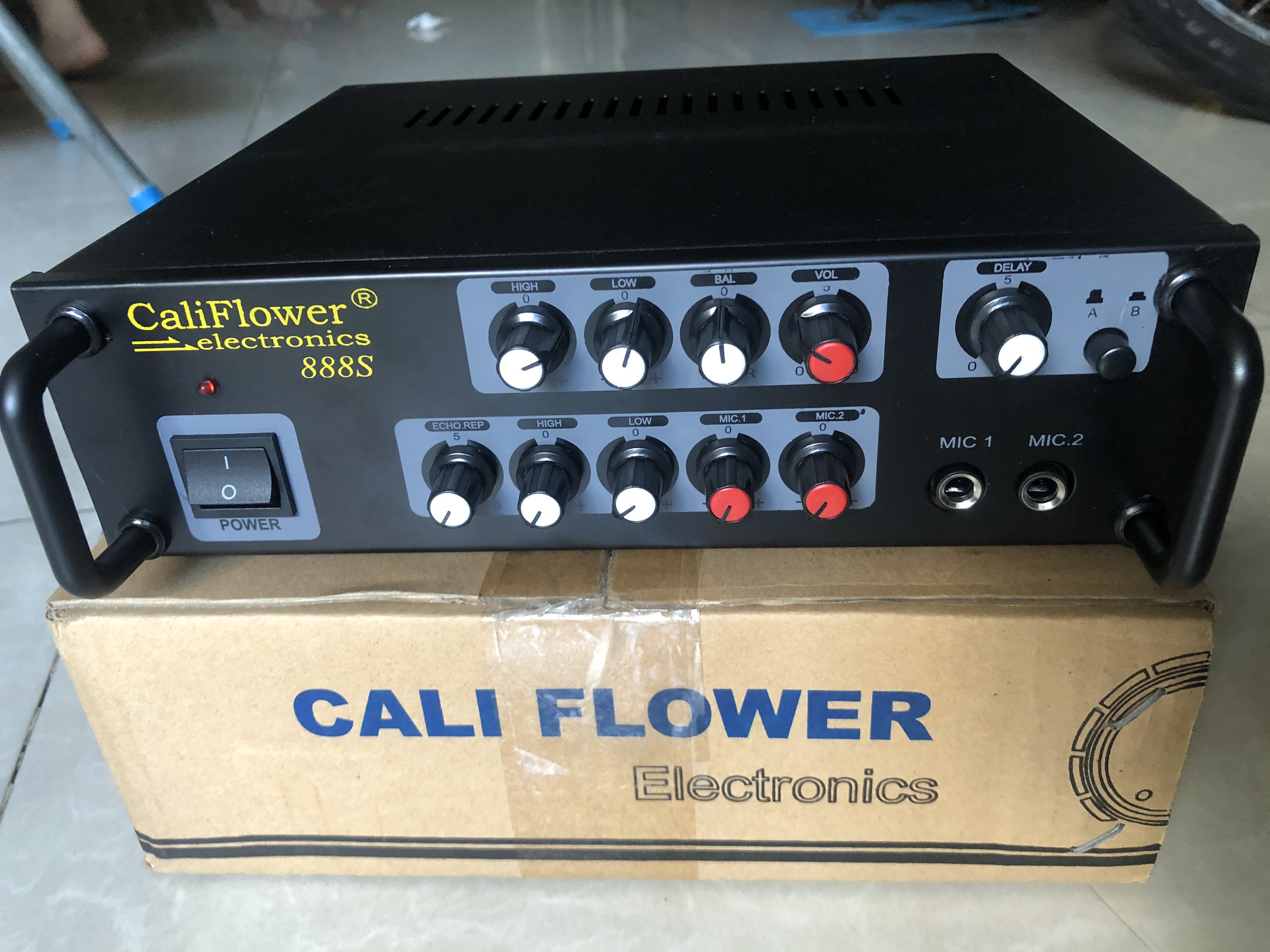Amply Karaoke mini AC / DC 12V CALIFLOWER 888S