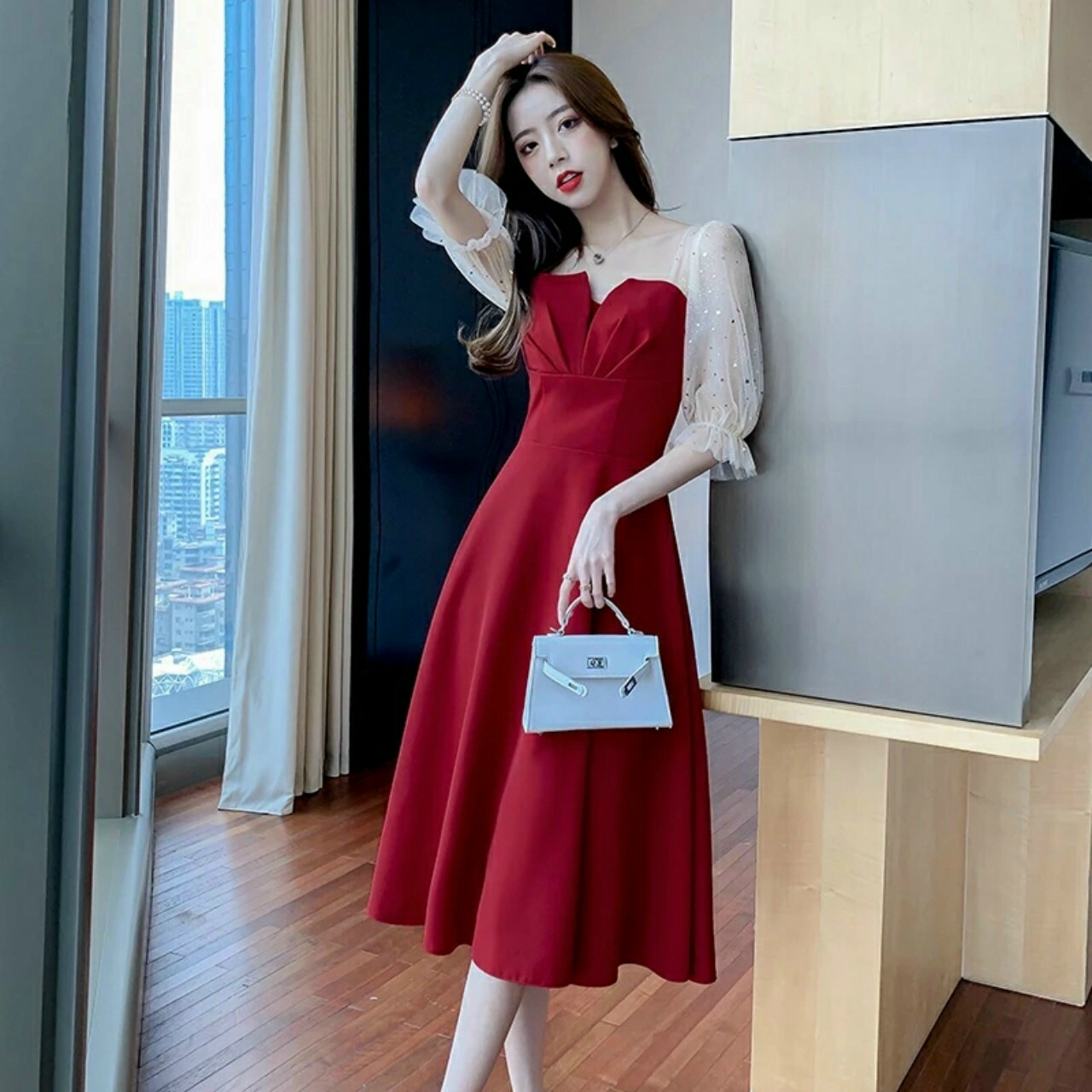 ĐẦM XẾP NGỰC PHỐI TAY LƯỚI KIM SA (CÓ MÚT NGỰC )