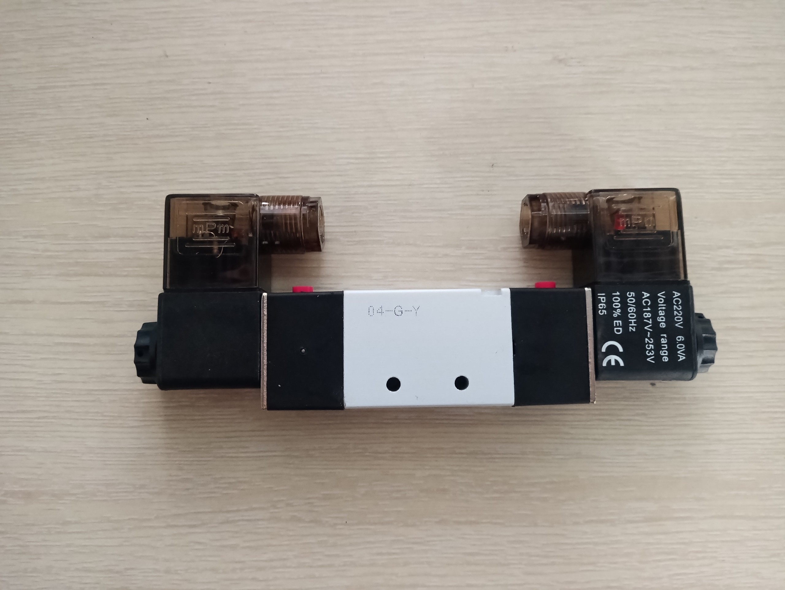 Van Điện Từ Khí Nén AIRTAC 4V220-08 (Van Khí Nén 5/2, 2 Đầu Coil)