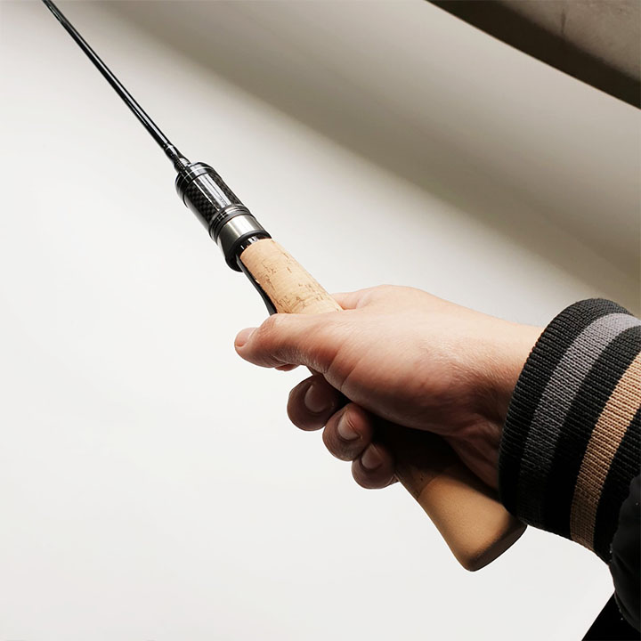 Cần câu lure máy đứng UL ngọn mềm dẻo và khỏe
