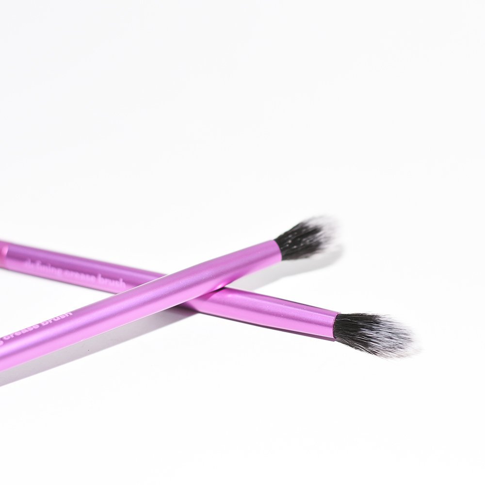 Cọ Nhấn Và Tán Hốc Mắt RT Real Techniques Defining Crease RT304