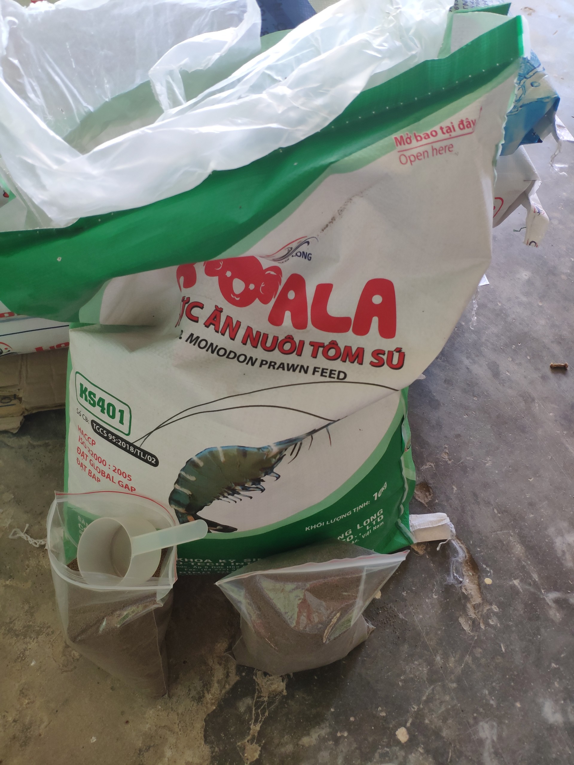 Bịch 100g thức ăn cho tôm, tép, cá cảnh... (hạt cỡ rất nhỏ 1/10)