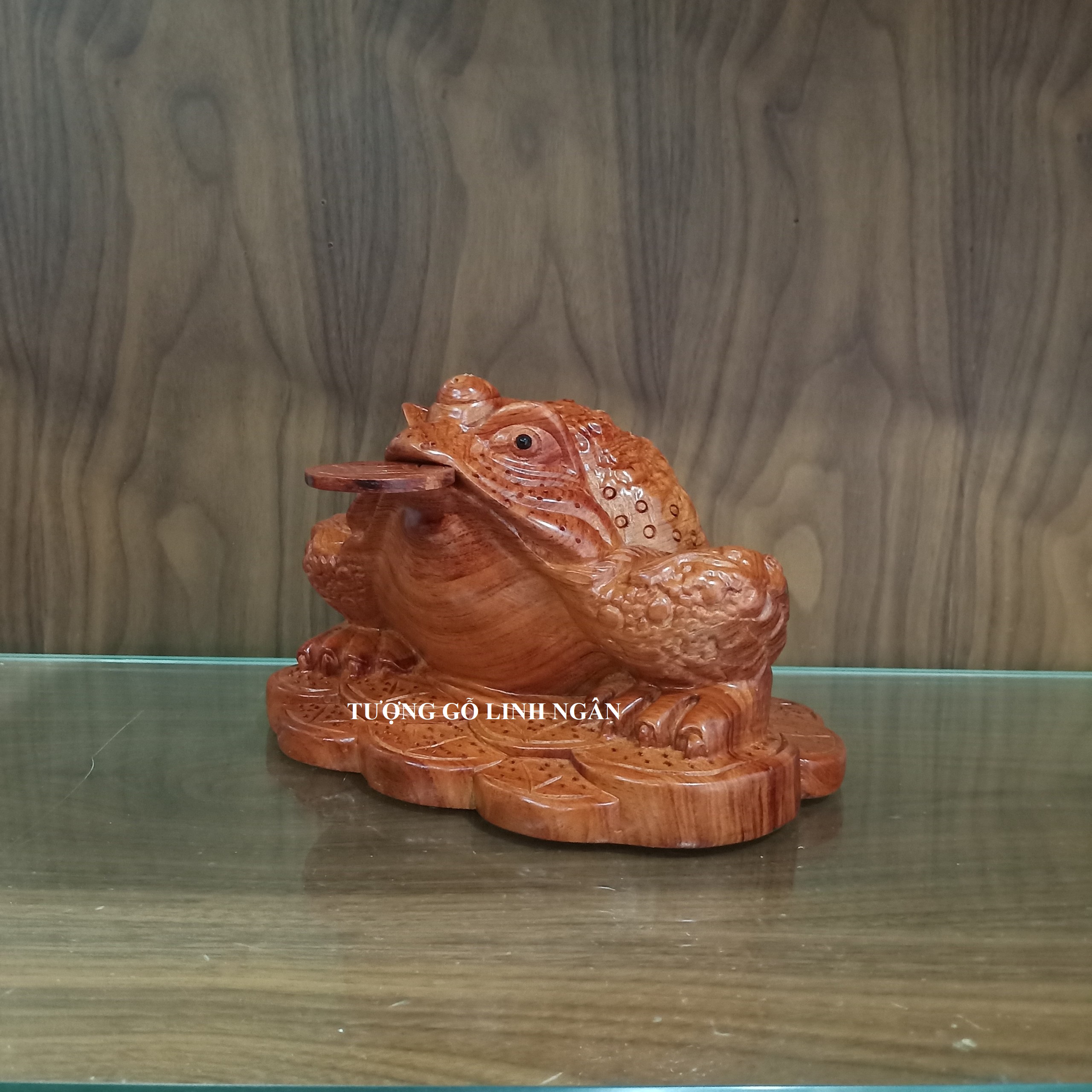 Cóc ngậm tiền (thiềm thừ) bằng gỗ hương (Cao 12, ngang 19, sâu 17 cm)