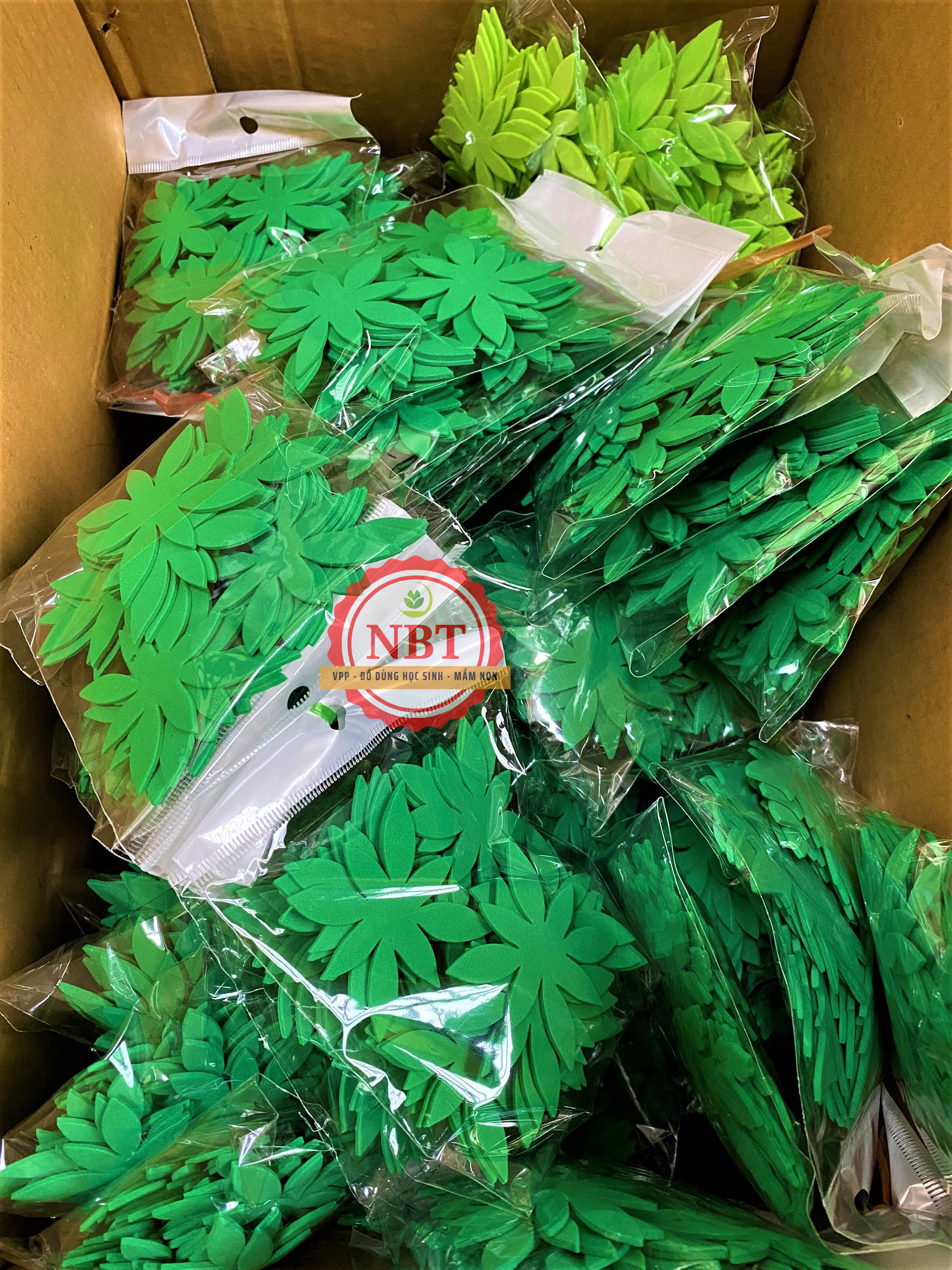 Lá xốp (20-30 lá) dặp sẵn trang trí mầm non - Handmade