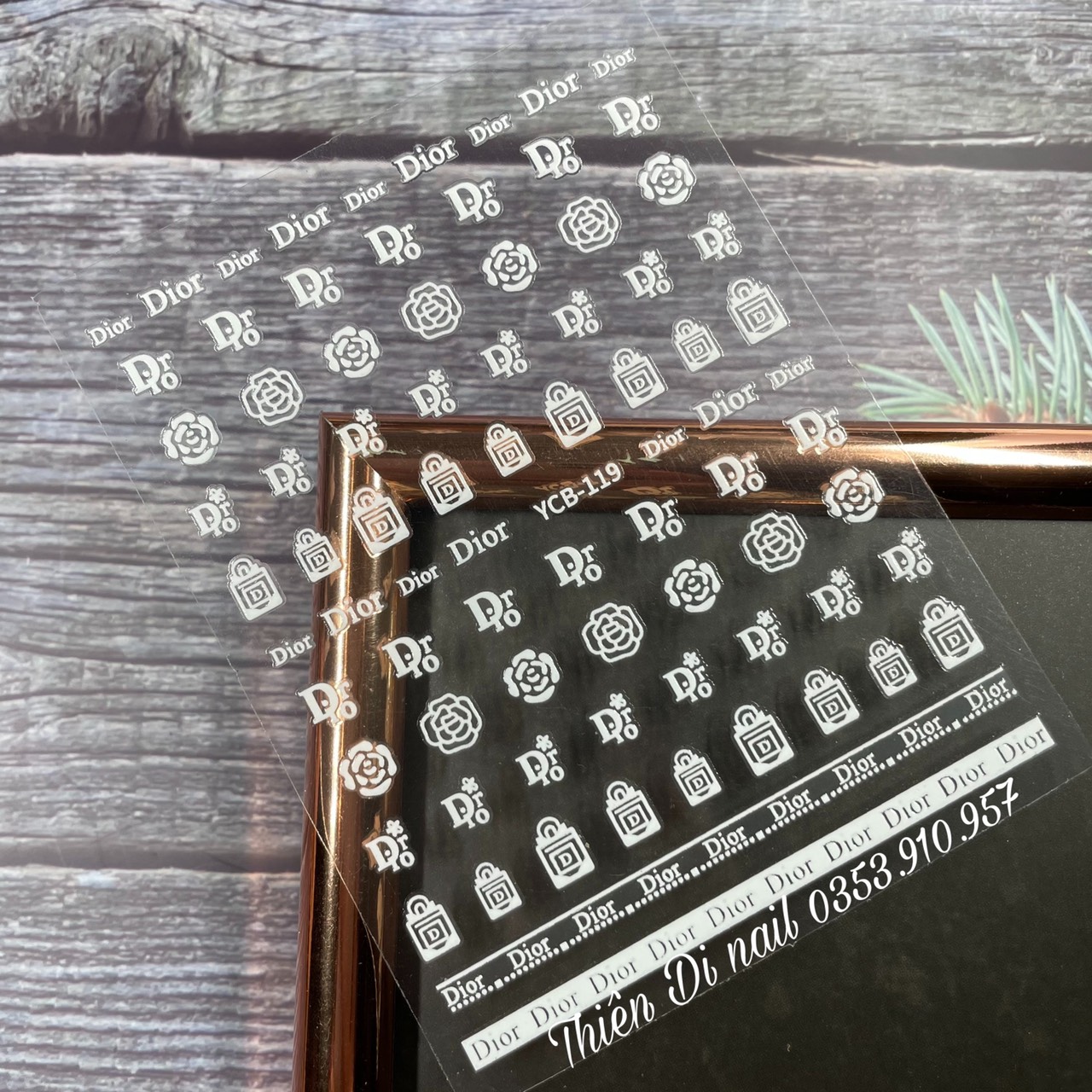 Stick dán móng hình thương hiệu VERSACE, CHANEL MOON NAIL