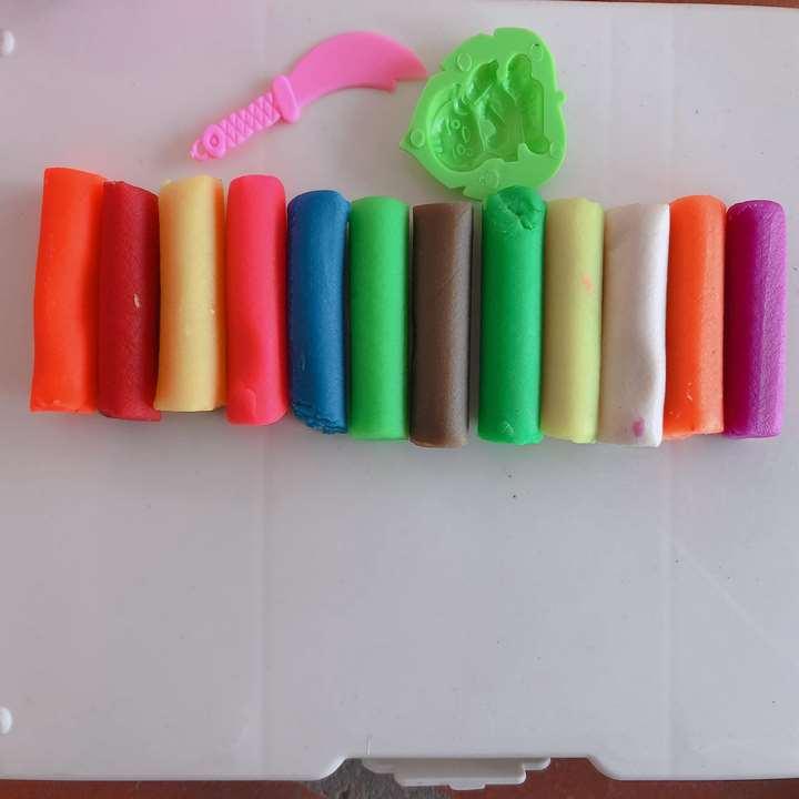 Đất Nặn Xô 12 màu 2Hộp