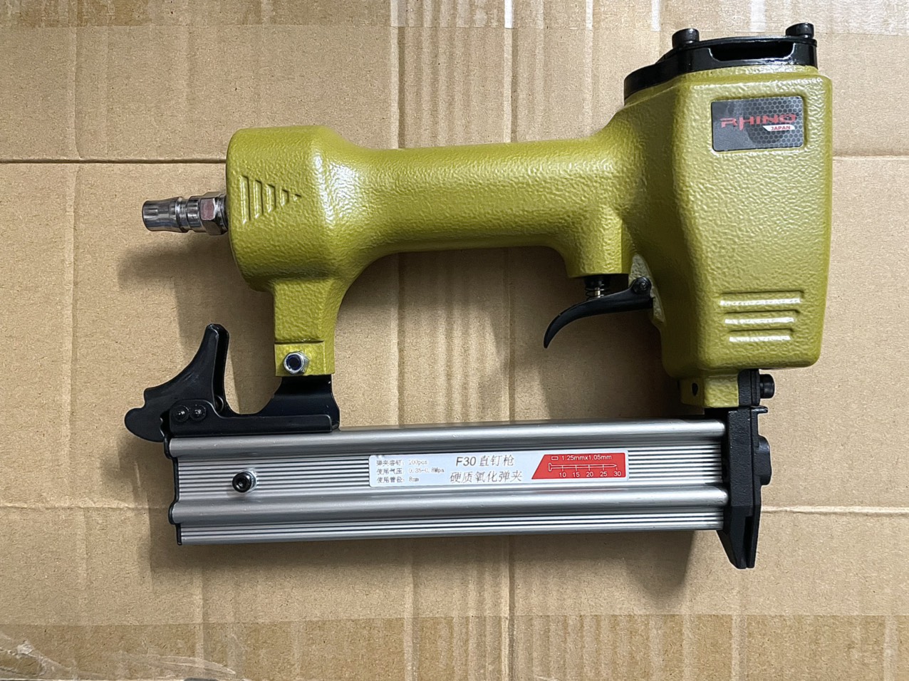 SÚNG BẮN ĐINH THẲNG F30 RHINO