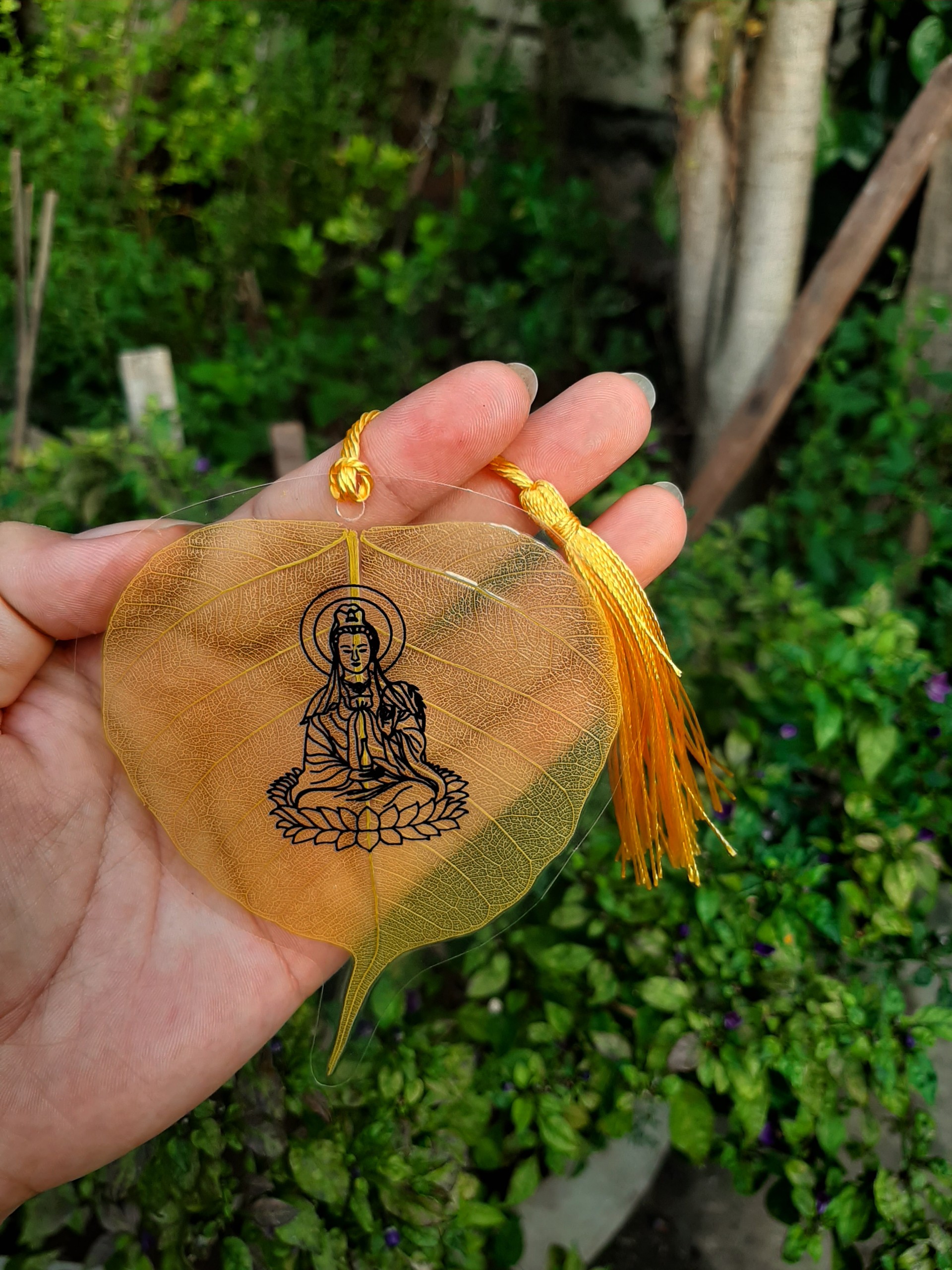 Lá Bồ Đề hình Quan Âm Bồ Tát