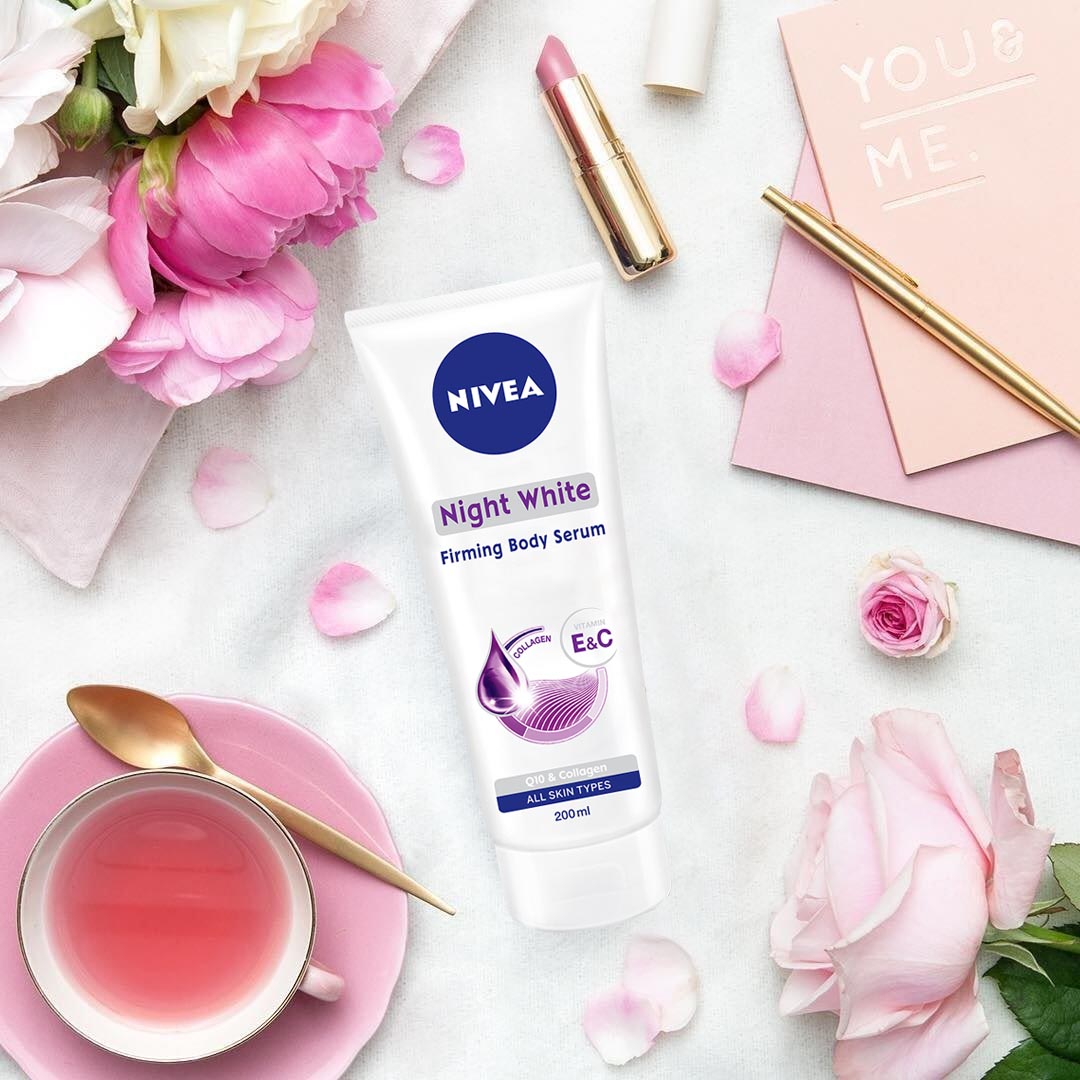 Tinh chất dưỡng thể trắng da Nivea Ban Đêm
