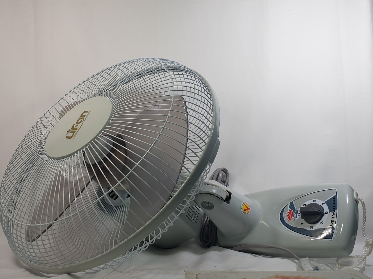 Quạt treo cánh B3 Lifan T212