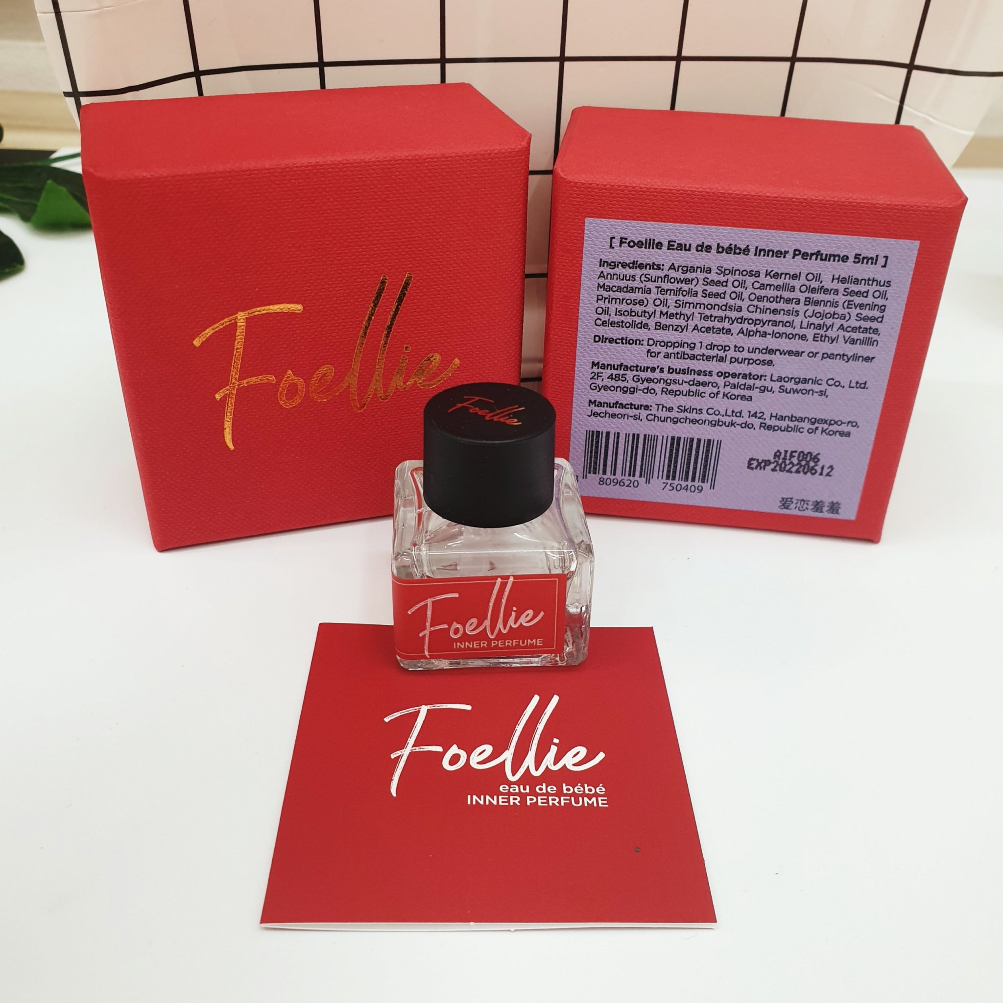 Nước Hoa Vùng Kín Foellie 5ml màu đỏ