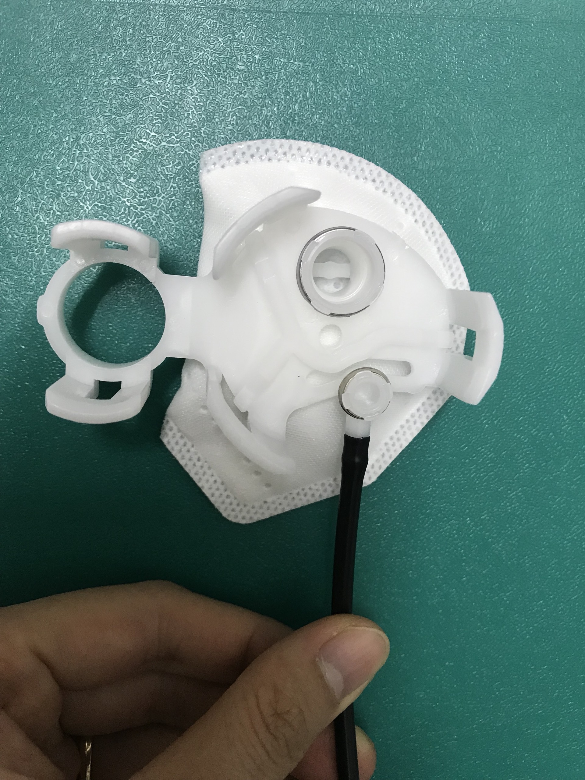 Lọc xăng Innova đời cao (Lưới lọc xăng dưới bơm xăng)