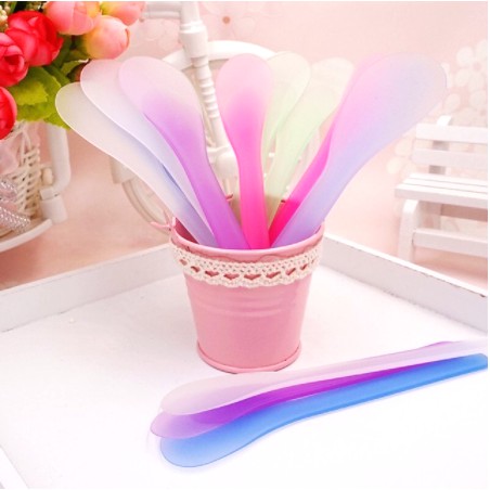 Que thìa nhựa trộn quét mask mặt nạ(đóng túi 20 que) - Giao Màu Ngẫu Nhiên