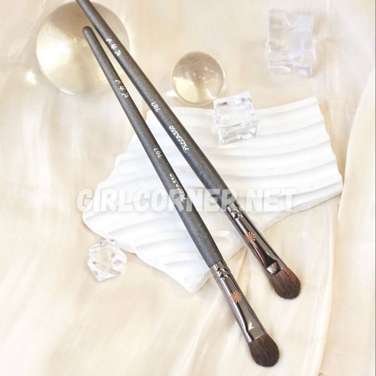 [HCM]Cọ bầu mắt Piccasso 707