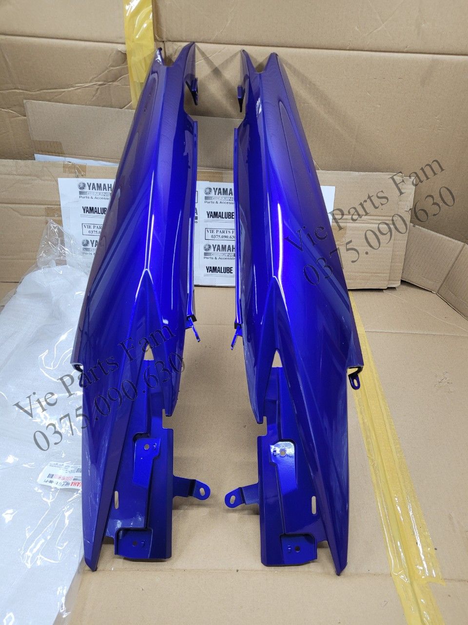Cặp ốp sườn Exciter 135 2011-2014, hàng din Yamaha mới 100%