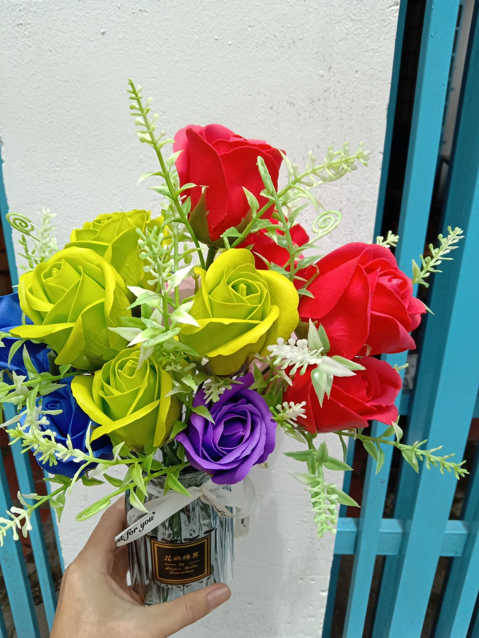 cành hoa hồng sáp ( có cành, có lá )