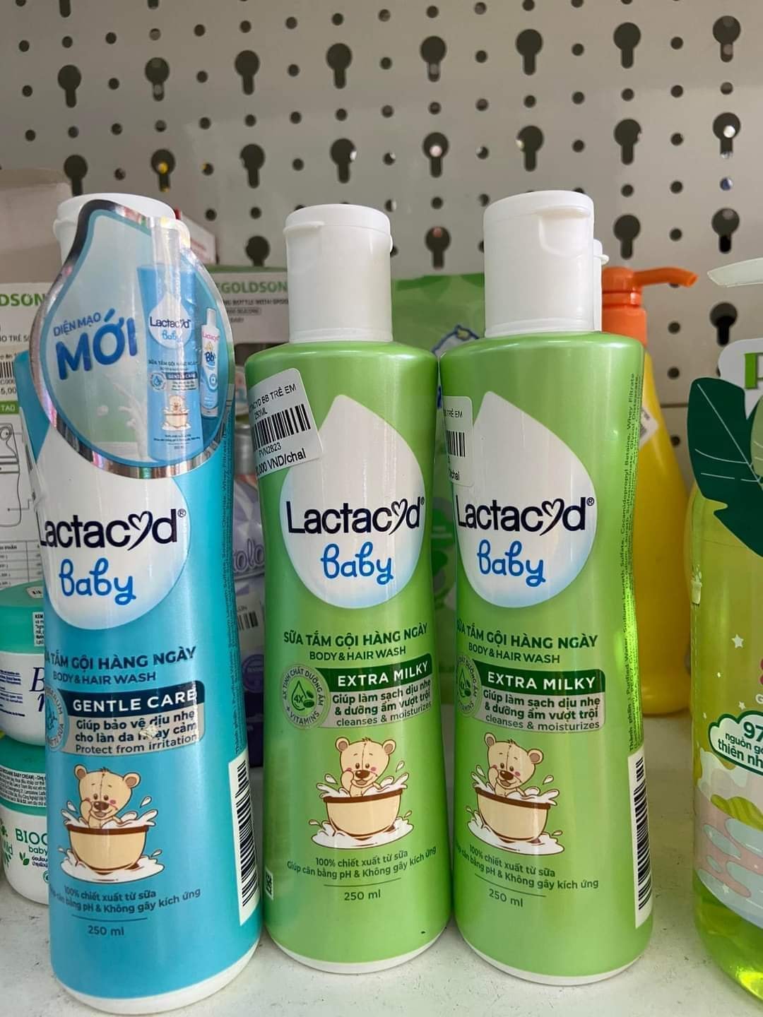 Sữa tắm gội Lactacyd BB 250ml cho bé