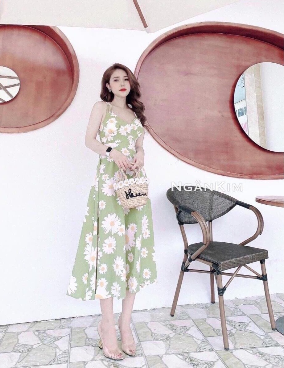 Đầm xòe hai dây họa tiết hoa cúc thời trang