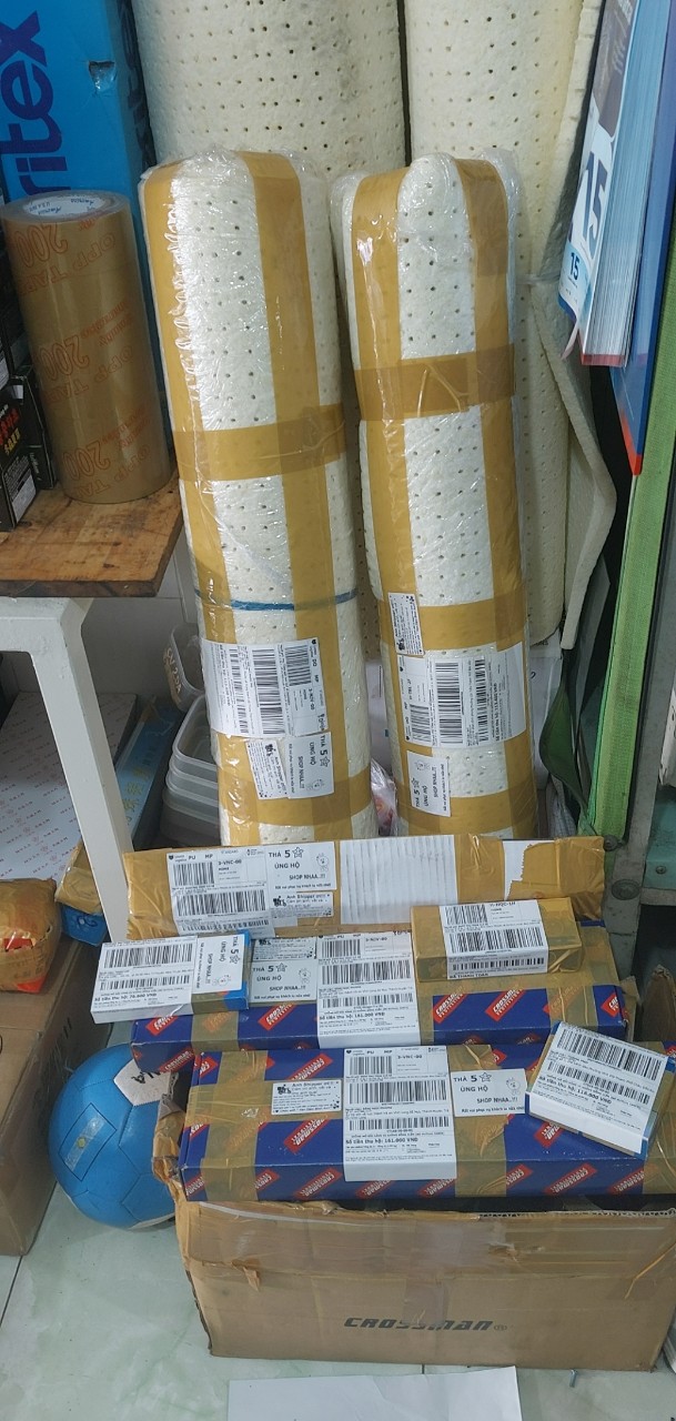 giấy rập cứng màu trắng