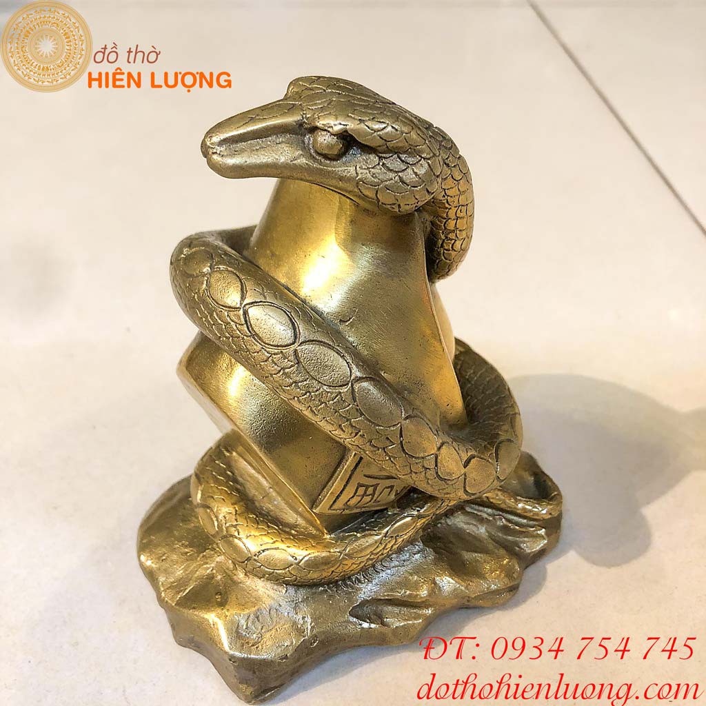 Tượng Rắn Bằng Đồng Phong Thủy Cuốn Thỏi Vàng Cao 18cm - Tượng Rắn 12 Con Giáp