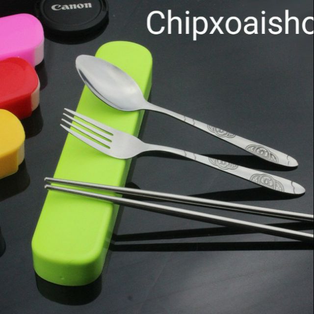 Đũa Thìa Dĩa Hoa Văn INOX Có HỘP Đựng