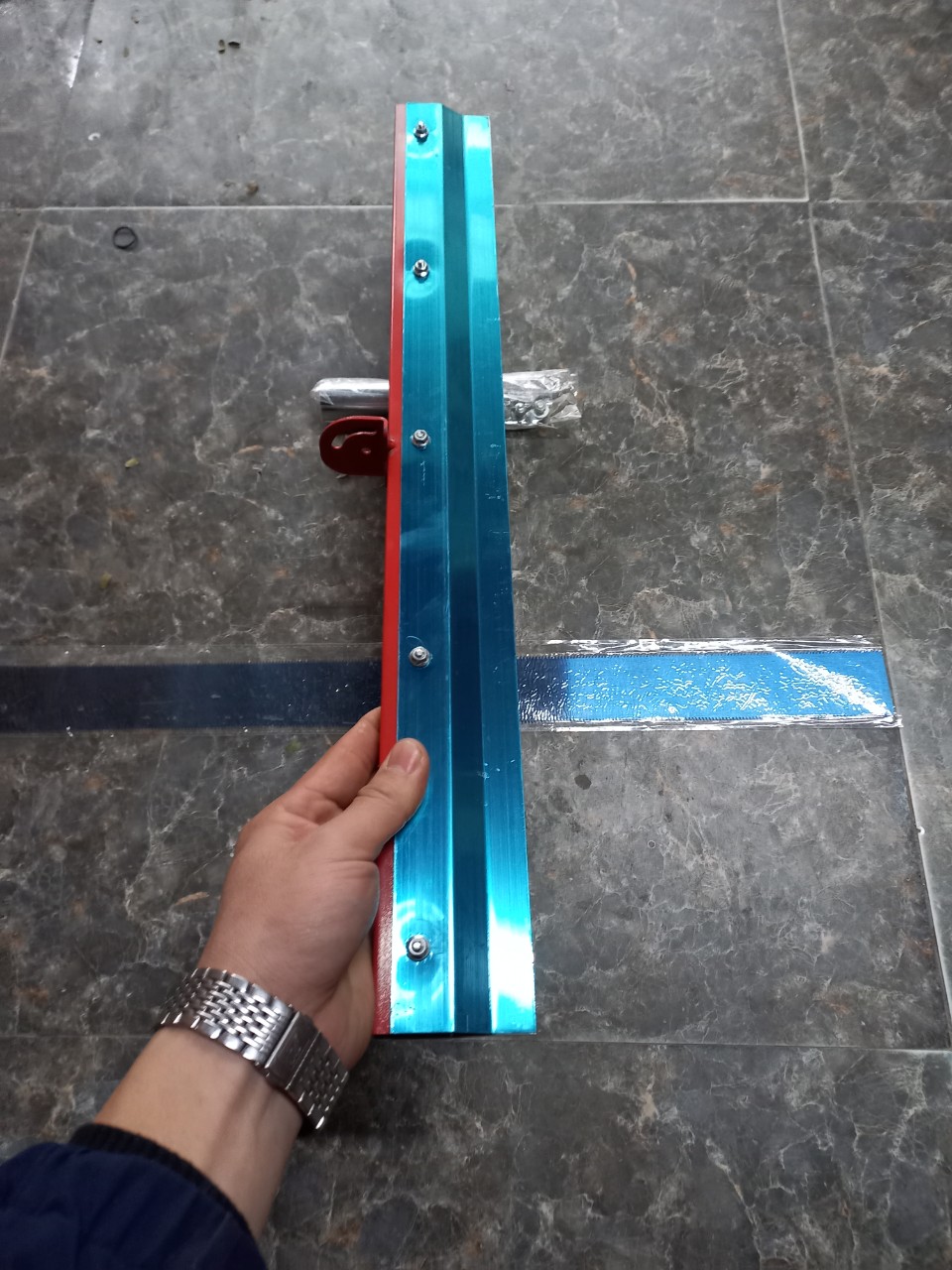 56cm self-leveling epoxy coating scratch board replacement brush. Comb teeth height 0, 1, 2, 3, 5mm