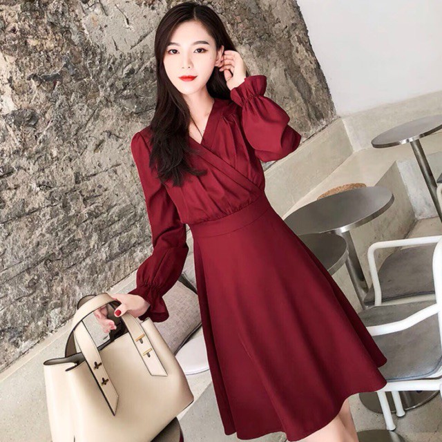 Đầm đỏ cổ V v2