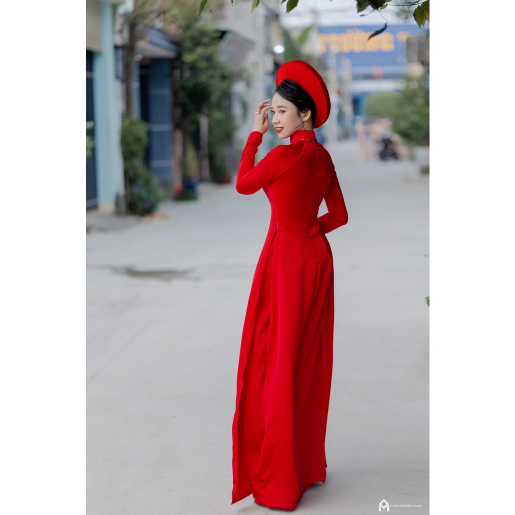 Áo dài cưới cô dâu lụa trơn màu đỏ, chất liệu lụa ngọc trai 2 tà