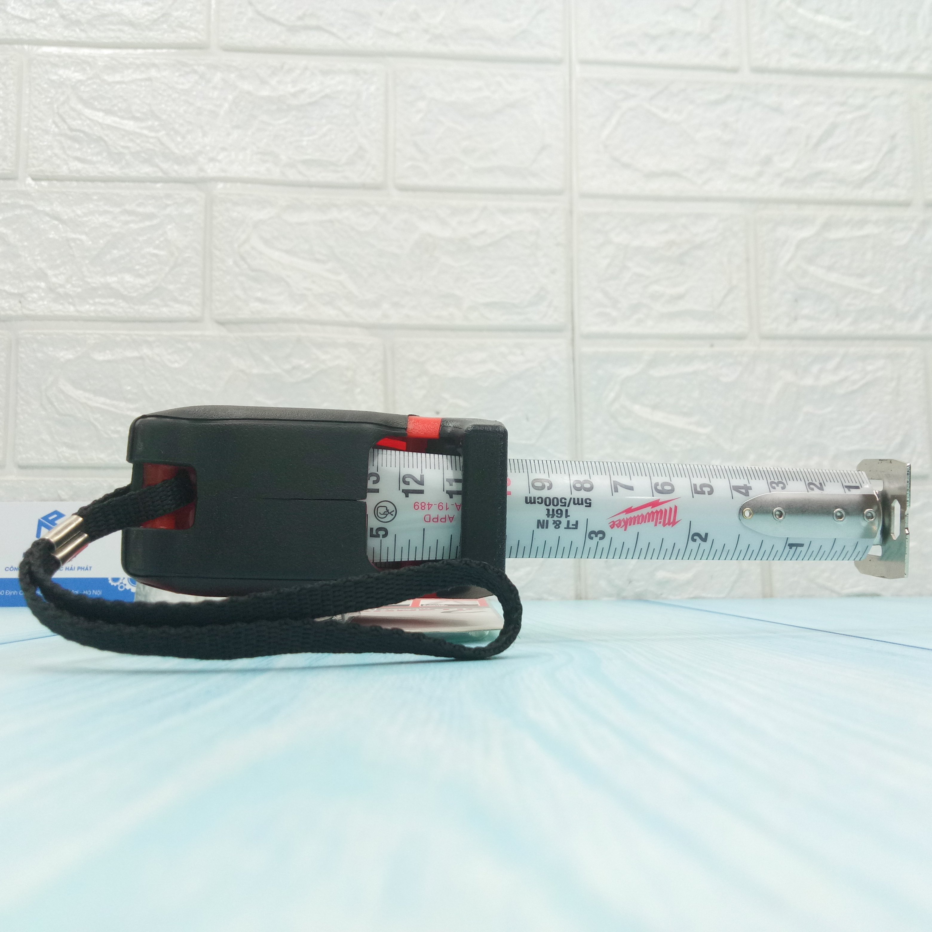 Thước cuộn Milwaukee có nam châm (Compact Magnetic)