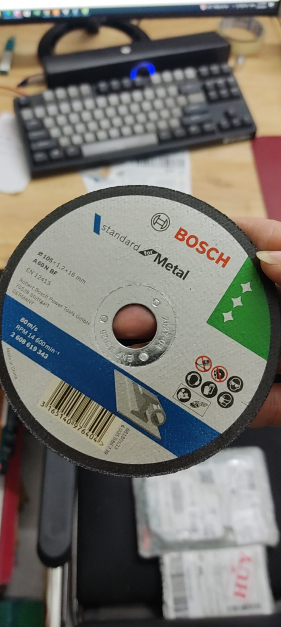 Đá cắt sắt xịn 100mm Bosch 2608619343