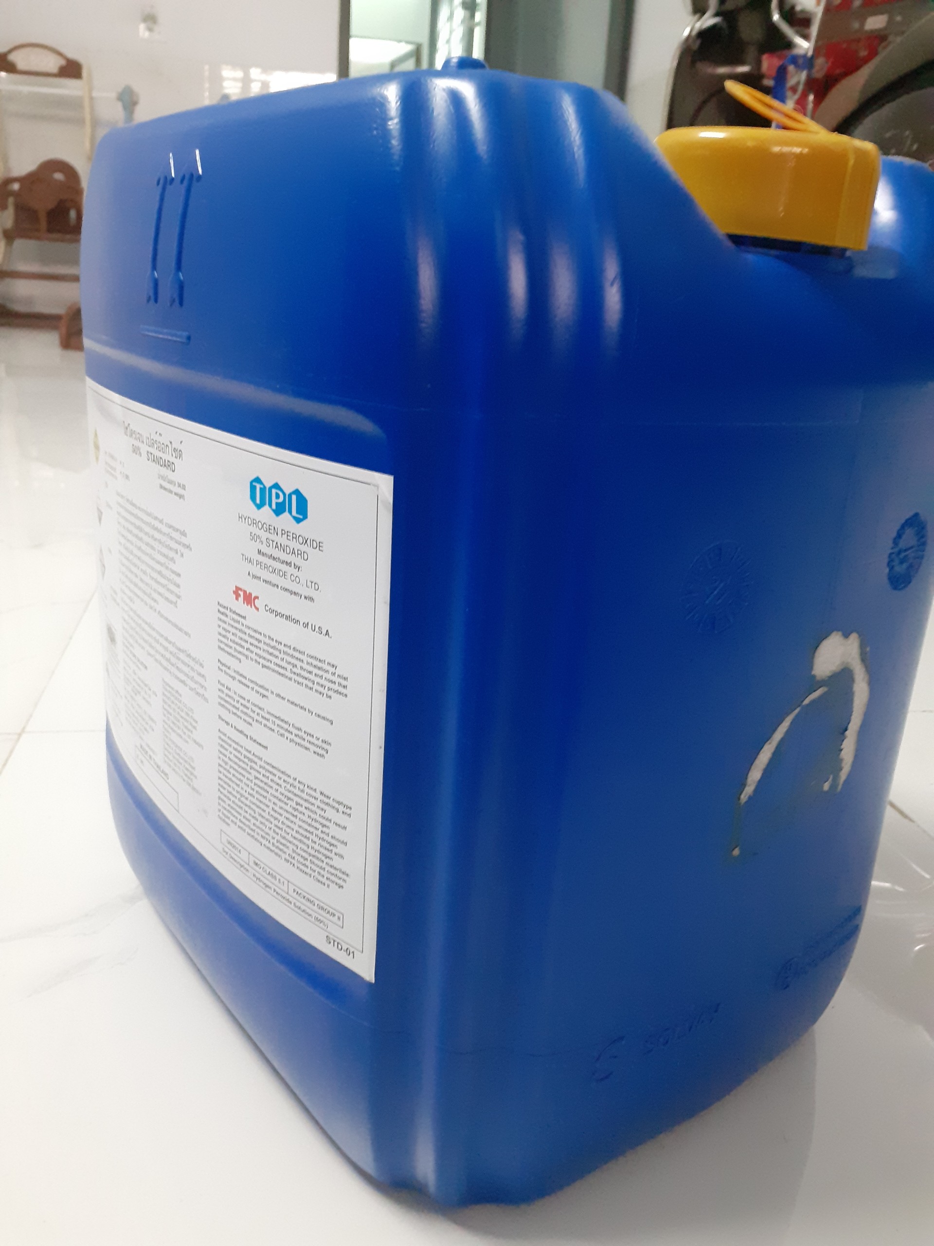 chai 1 lít oxy già H2O2 thái 50%
