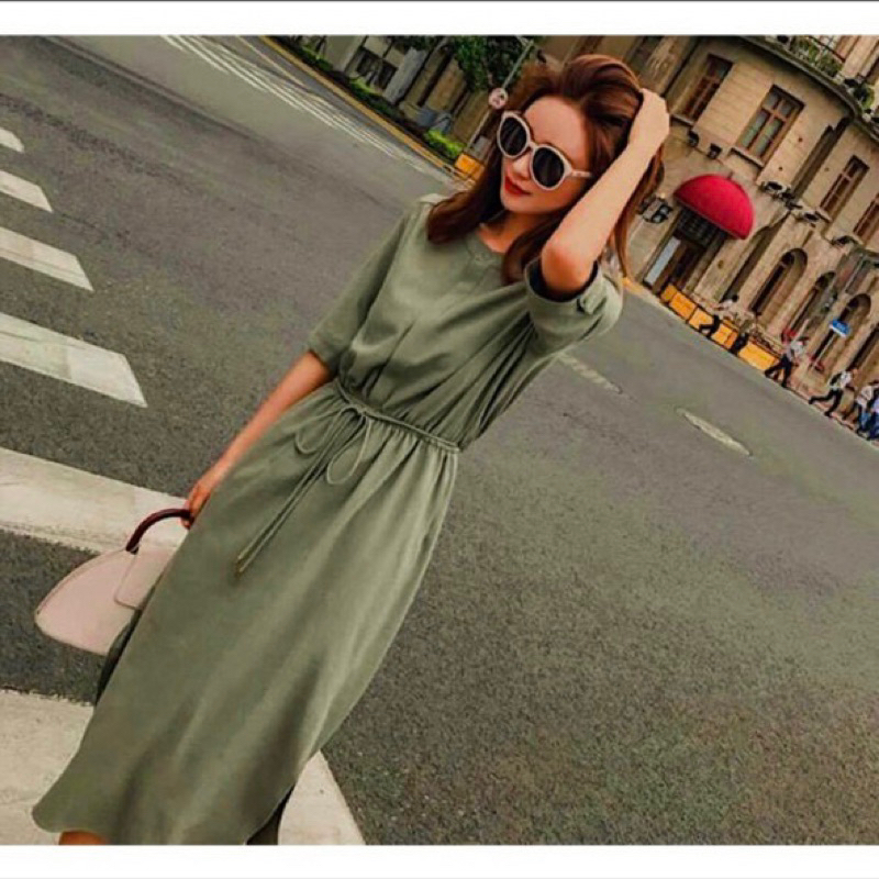 Đầm cổ trụ rêu thắt eo