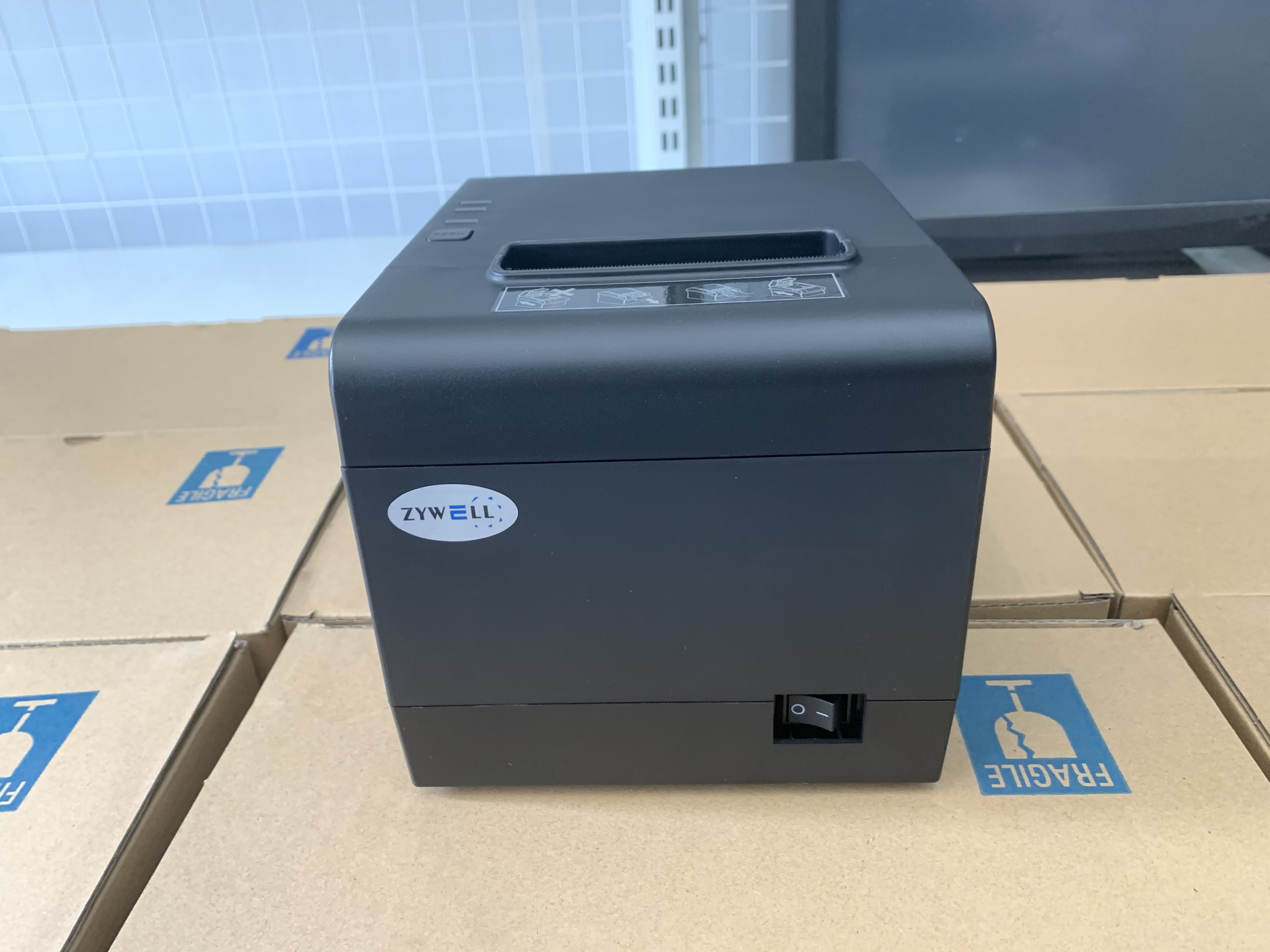 Máy in nhiệt Zywell 808 khổ giấy 8cm in cáp usb và cáp LAN in qua mạng
