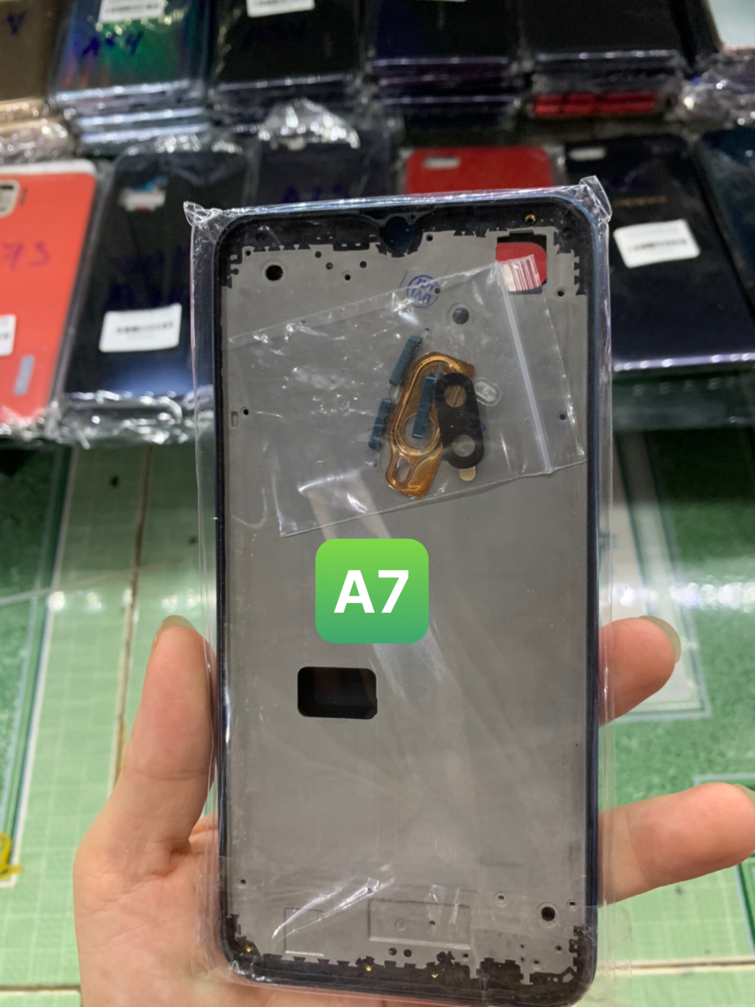 Bộ vỏ oppo A7 ZIN (GỒM LƯNG,SƯỜN,PHÍM BẤM,KÍNH CAM)